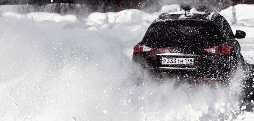 Езда в сложных зимних погодных условиях также вызывает увеличение потребления топлива автомобилем