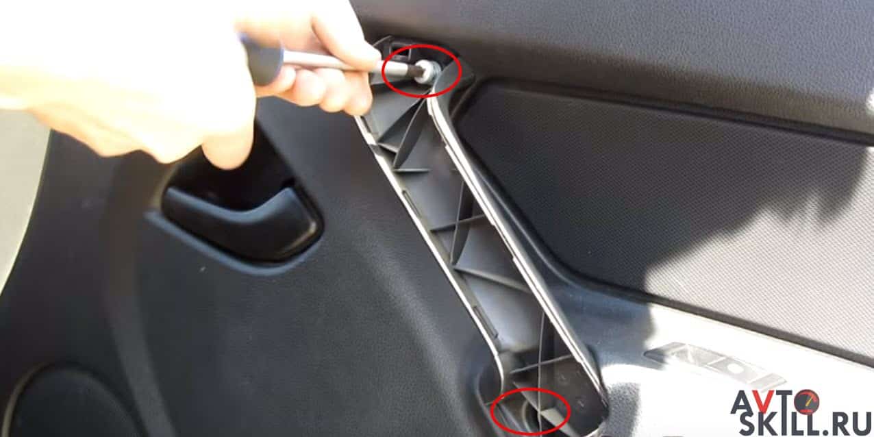 Как снять обшивку передней пассажирской двери на Лада Гранта